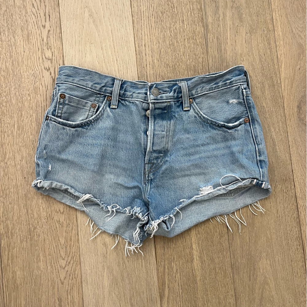 ‼️3/$30‼️ Levi’s Denim Cutoff Shorts